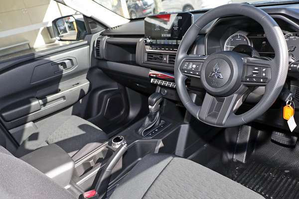 2025 Mitsubishi Triton GLX MV 4X4