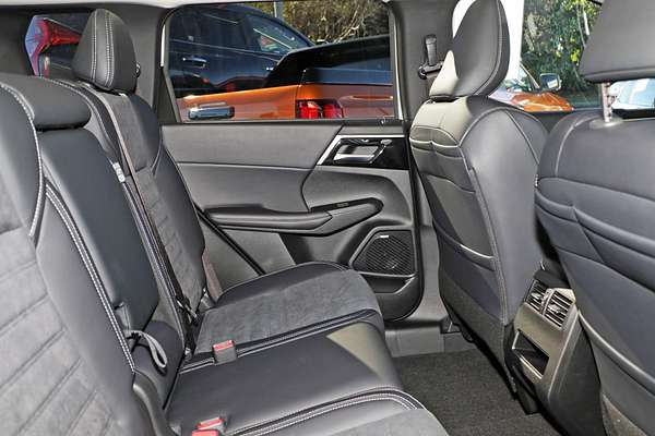 2025 Mitsubishi Outlander Aspire ZM