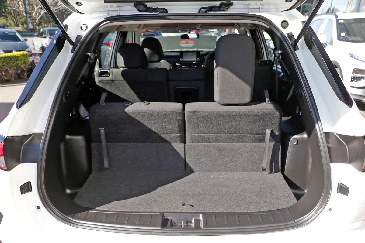 2024 Mitsubishi Outlander ES ZM