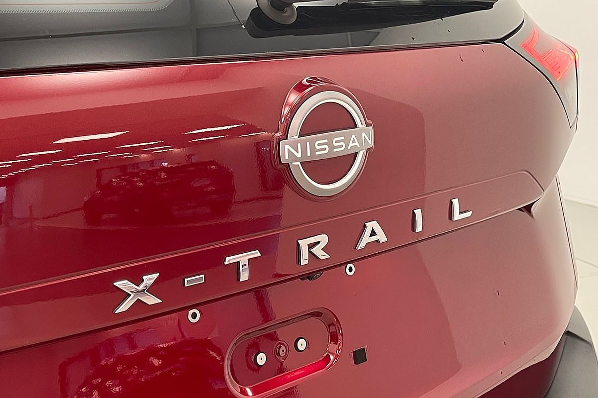 2024 Nissan X-TRAIL ST T33