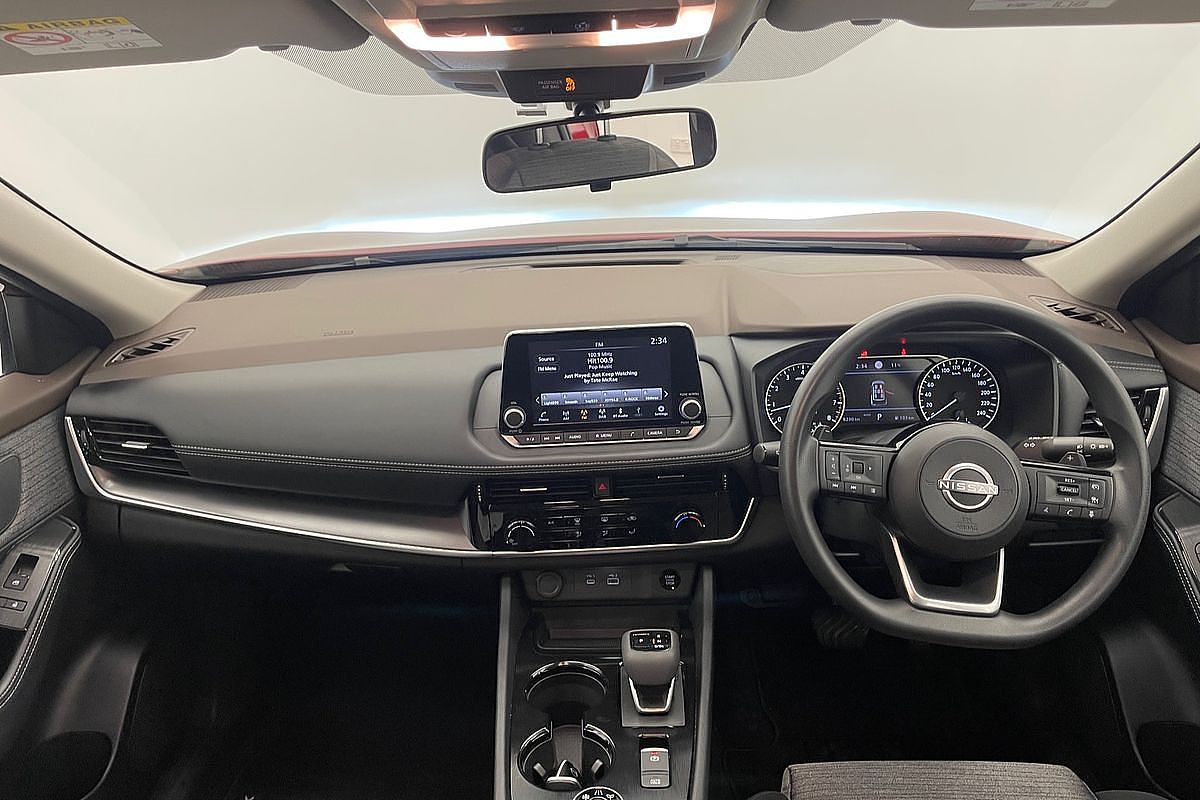 2024 Nissan X-TRAIL ST T33