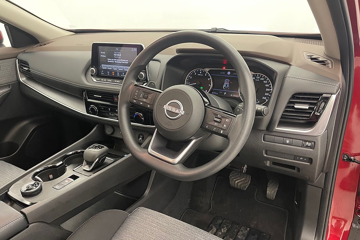 2024 Nissan X-TRAIL ST T33
