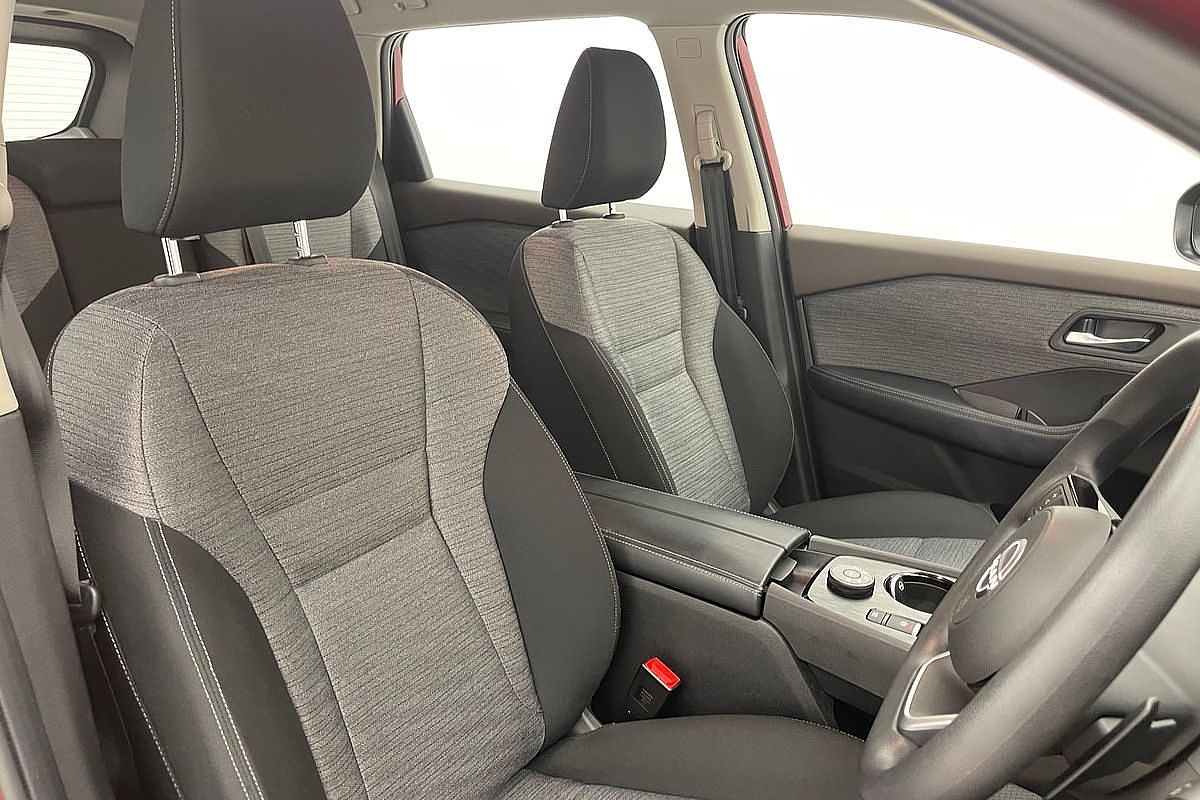 2024 Nissan X-TRAIL ST T33