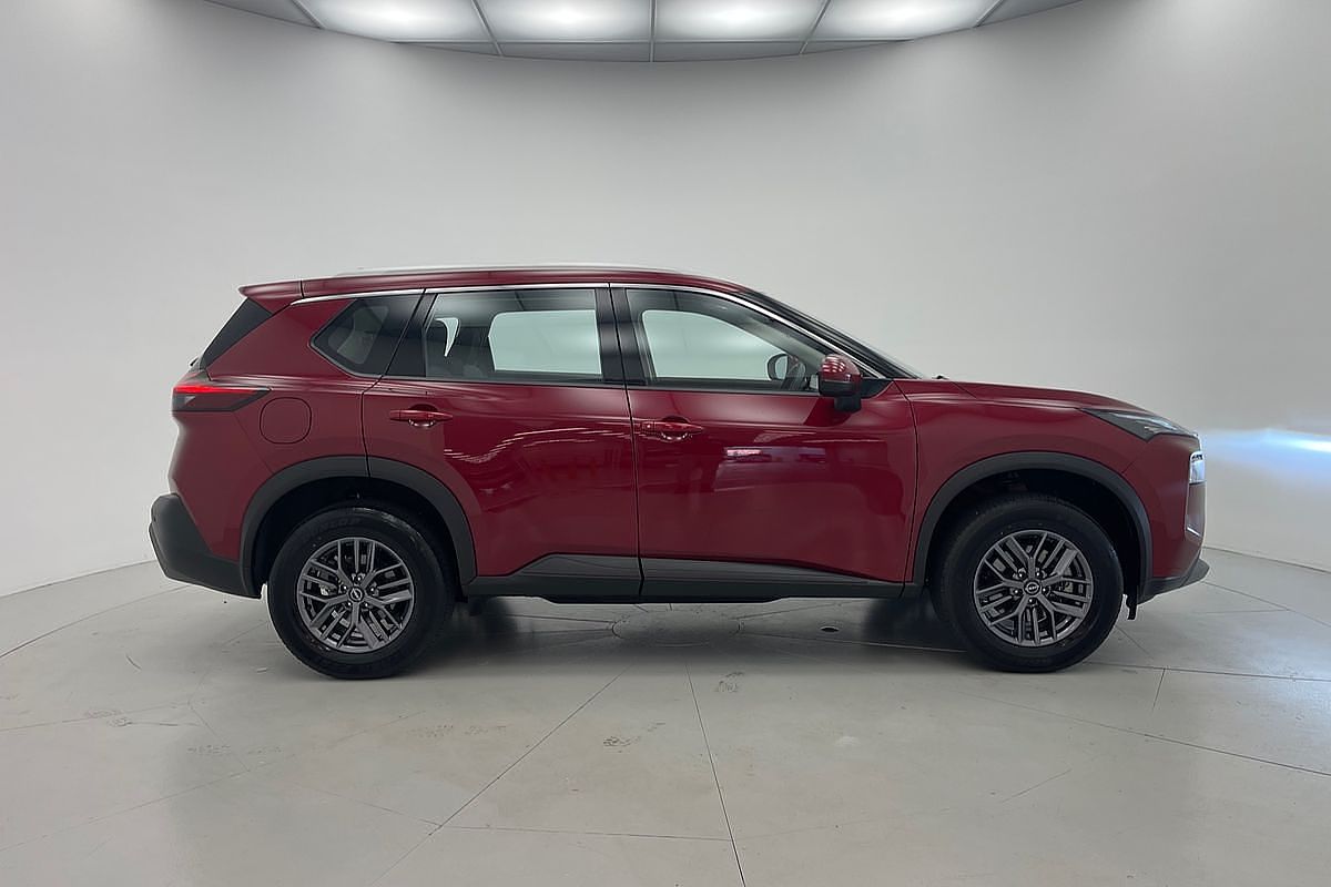 2024 Nissan X-TRAIL ST T33