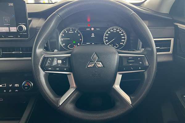 2023 Mitsubishi Outlander ES ZM