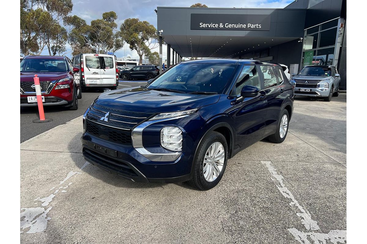 2023 Mitsubishi Outlander ES ZM