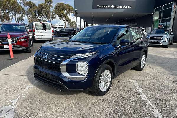 2023 Mitsubishi Outlander ES ZM