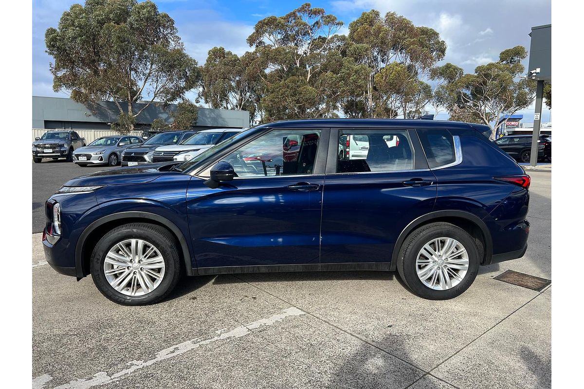 2023 Mitsubishi Outlander ES ZM