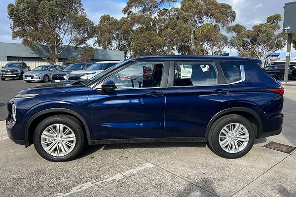 2023 Mitsubishi Outlander ES ZM