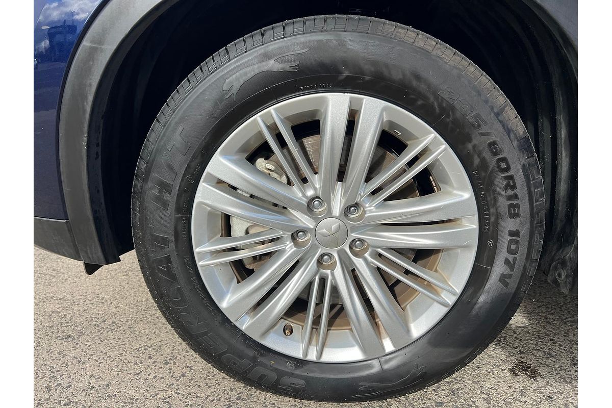 2023 Mitsubishi Outlander ES ZM
