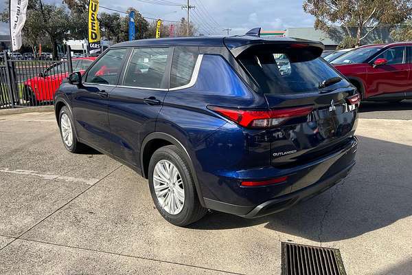 2023 Mitsubishi Outlander ES ZM