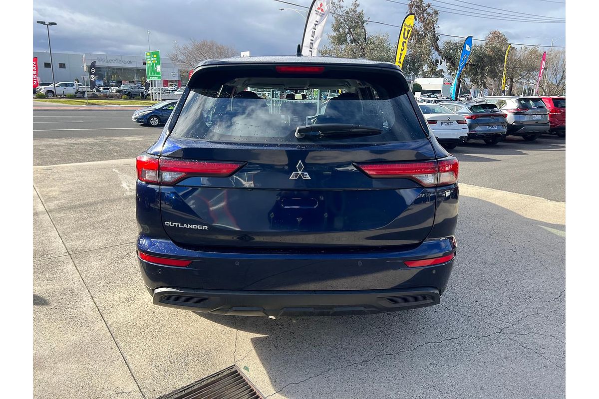 2023 Mitsubishi Outlander ES ZM