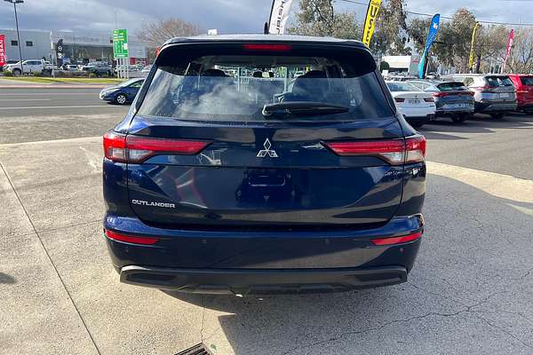 2023 Mitsubishi Outlander ES ZM