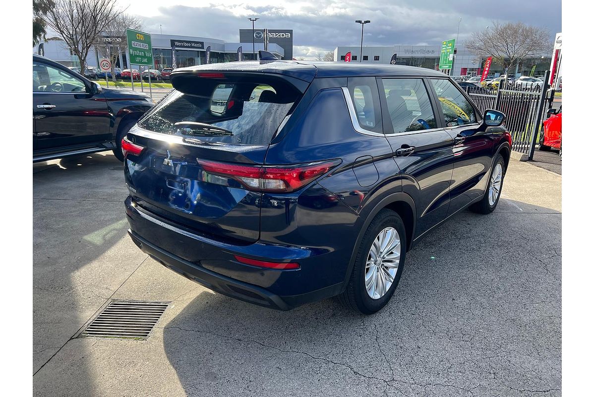 2023 Mitsubishi Outlander ES ZM