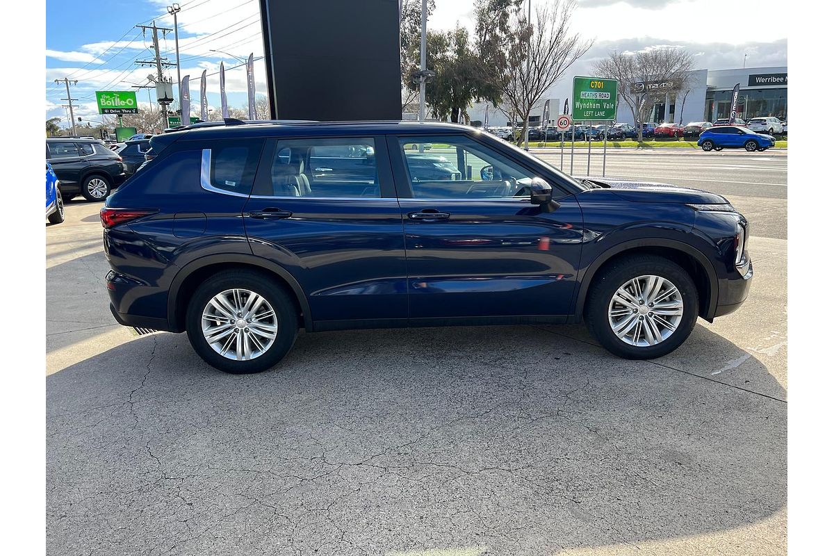 2023 Mitsubishi Outlander ES ZM