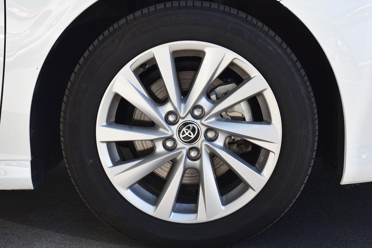 2024 Toyota Camry Ascent AXVH70R