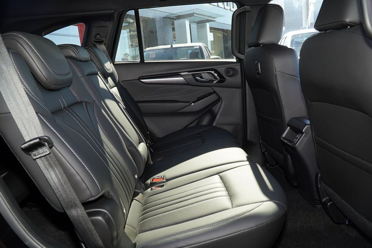 2025 Isuzu MU-X LS-T