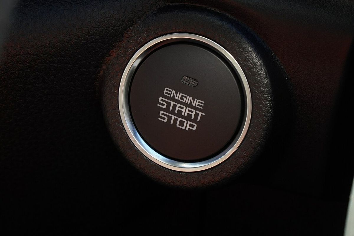 2025 Isuzu MU-X LS-T