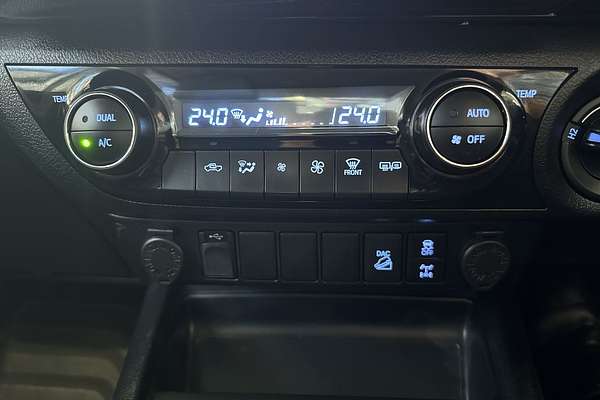 2022 Toyota Hilux SR5 GUN126R 4X4