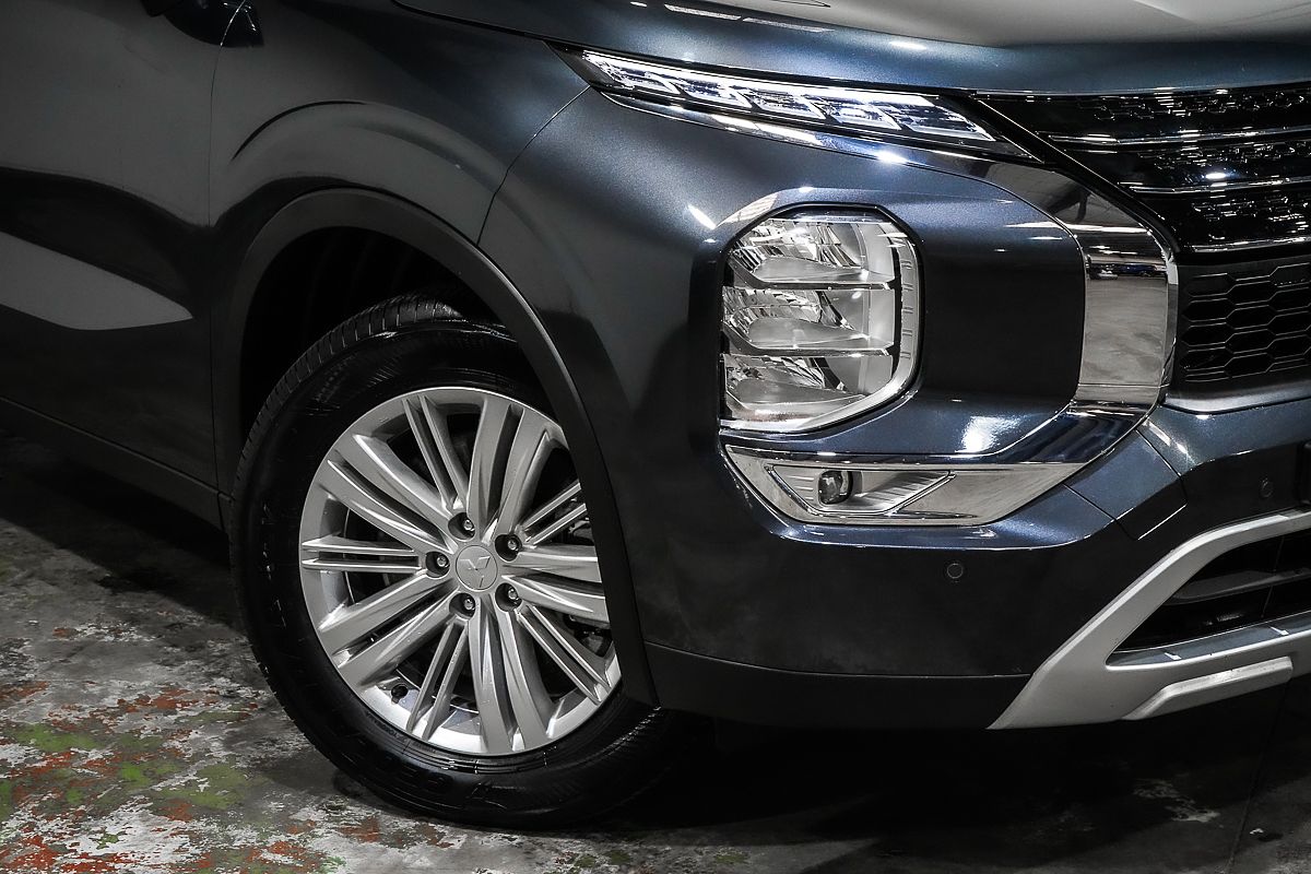 2025 Mitsubishi Outlander LS ZM