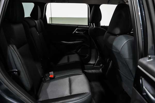 2025 Mitsubishi Outlander LS ZM