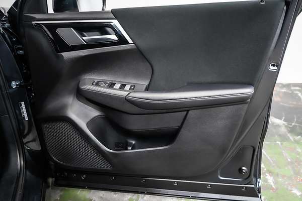 2025 Mitsubishi Outlander LS ZM