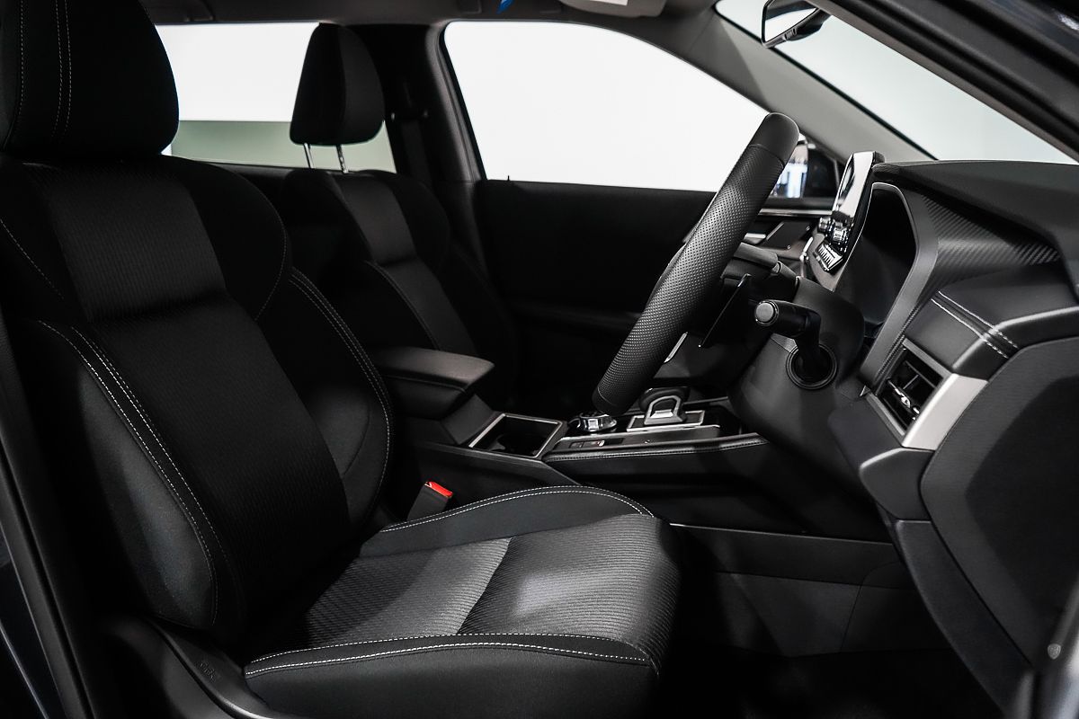 2025 Mitsubishi Outlander LS ZM