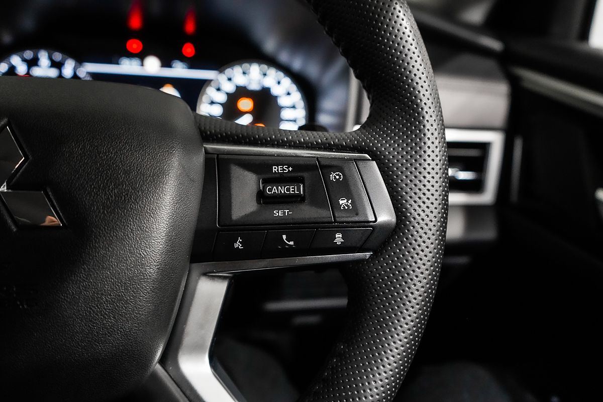 2025 Mitsubishi Outlander LS ZM