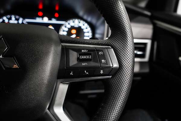 2025 Mitsubishi Outlander LS ZM