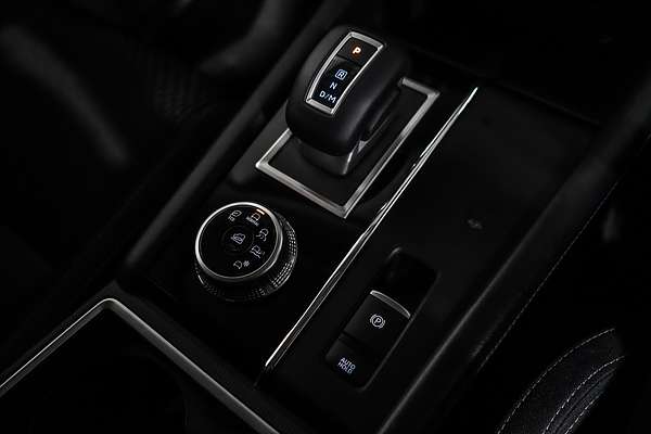 2025 Mitsubishi Outlander LS ZM