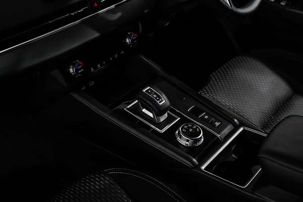 2025 Mitsubishi Outlander LS ZM