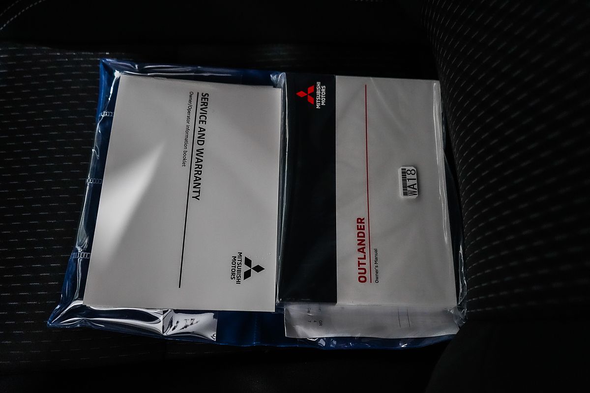 2025 Mitsubishi Outlander LS ZM