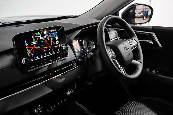 2025 Mitsubishi Outlander LS ZM