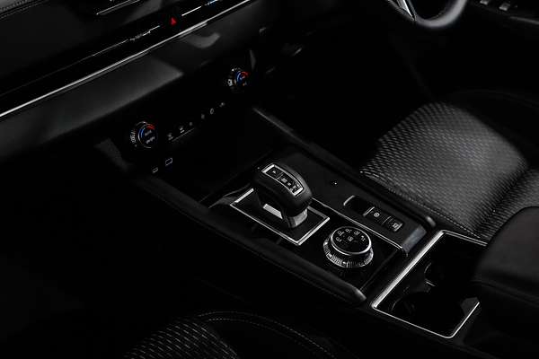 2025 Mitsubishi Outlander LS ZM