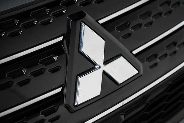 2025 Mitsubishi Outlander LS ZM