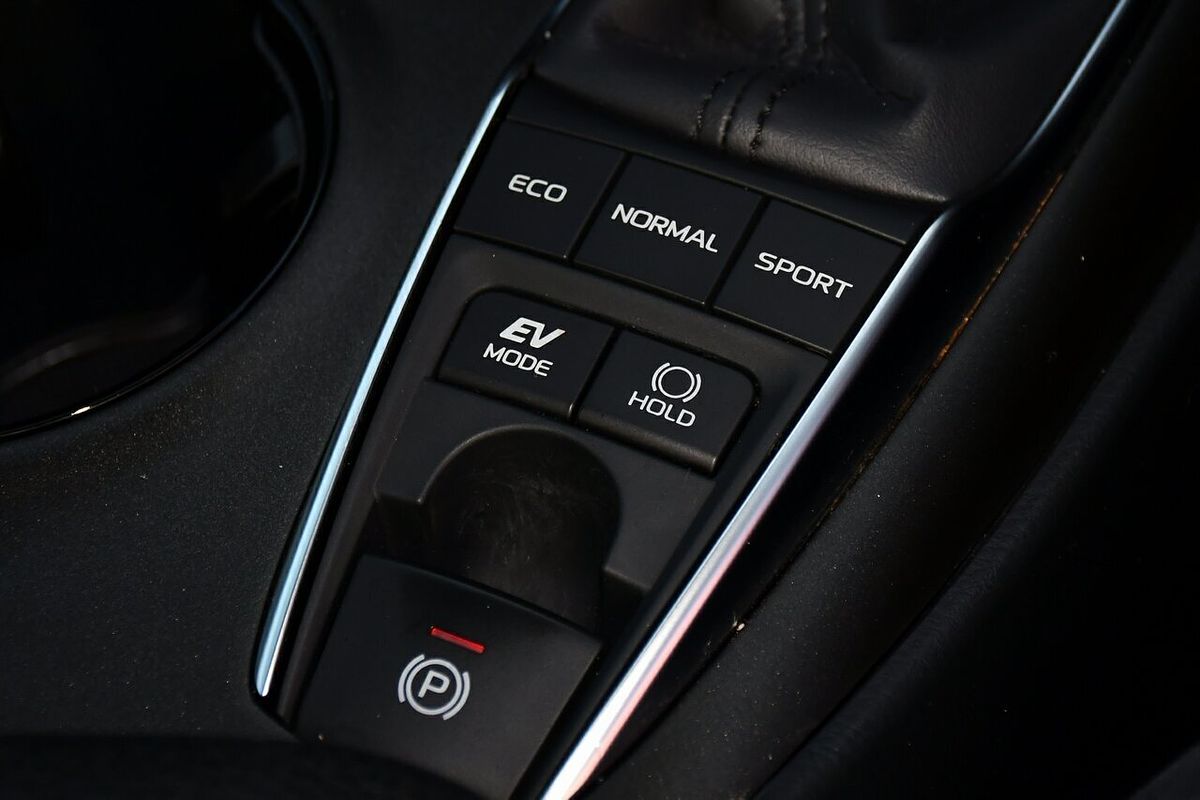 2024 Toyota Camry Ascent AXVH70R