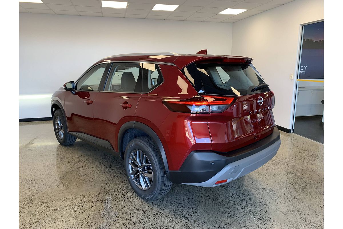 2025 Nissan X-TRAIL ST T33