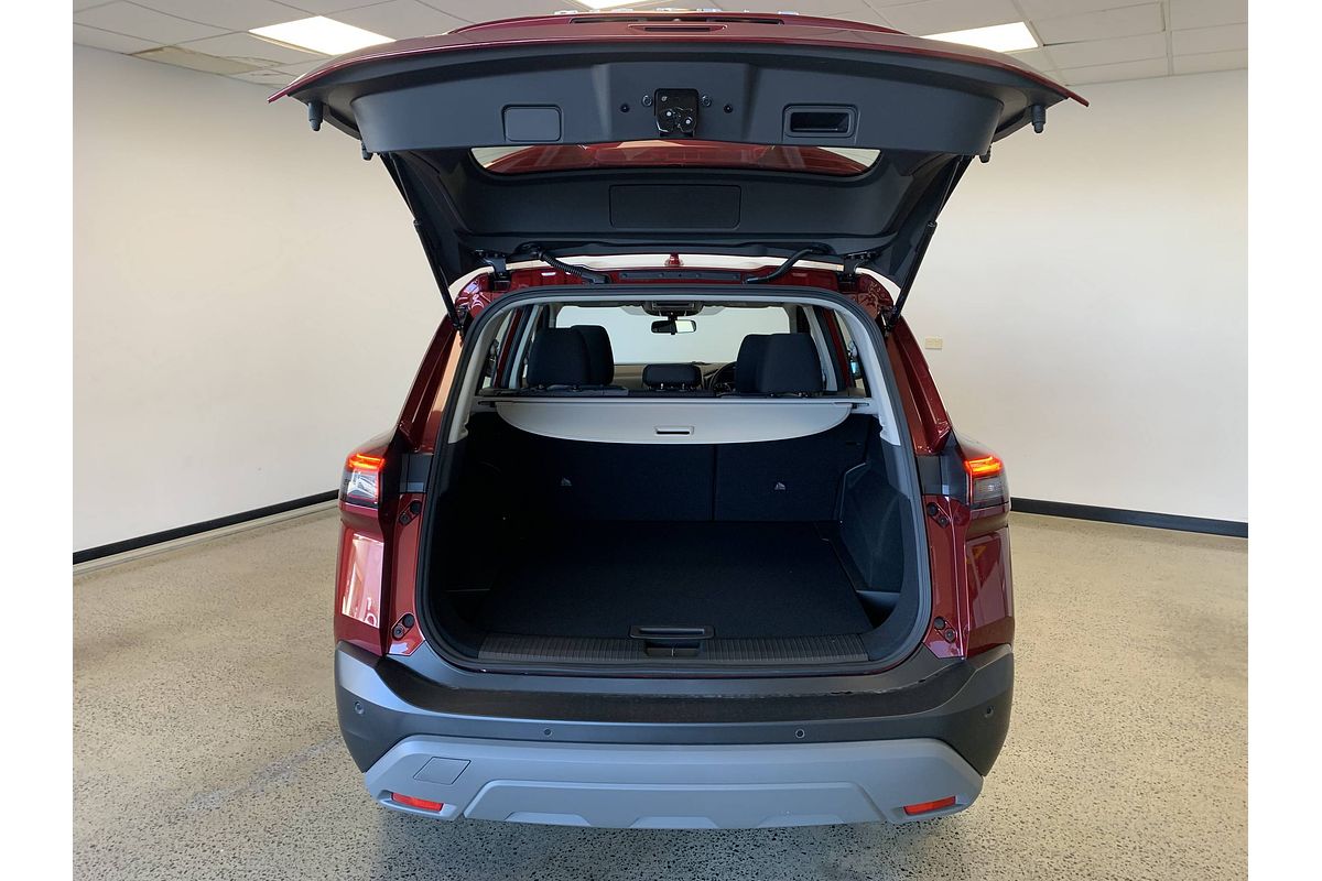 2025 Nissan X-TRAIL ST T33