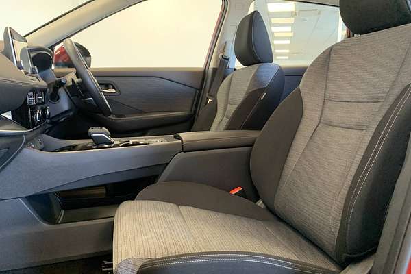 2025 Nissan X-TRAIL ST T33