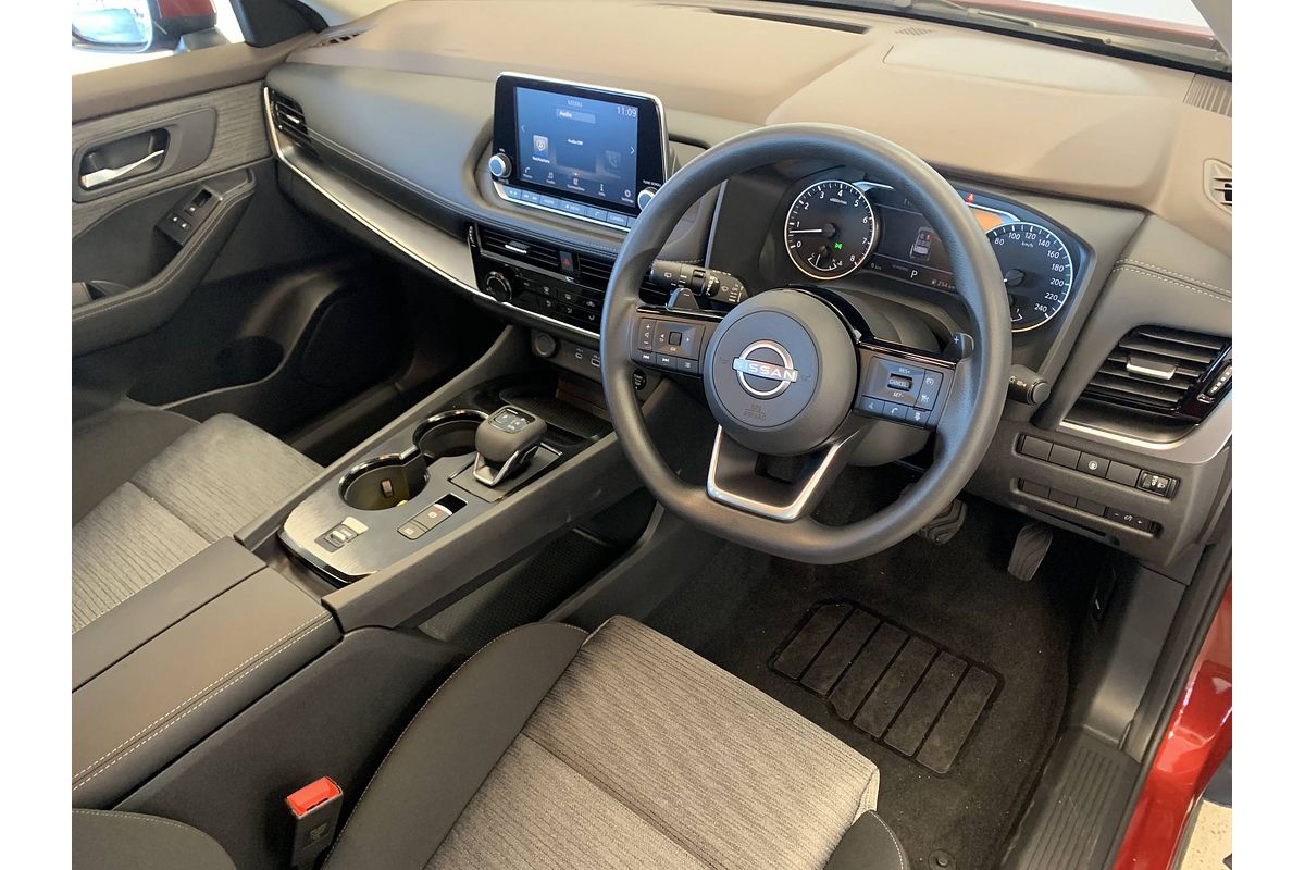 2025 Nissan X-TRAIL ST T33