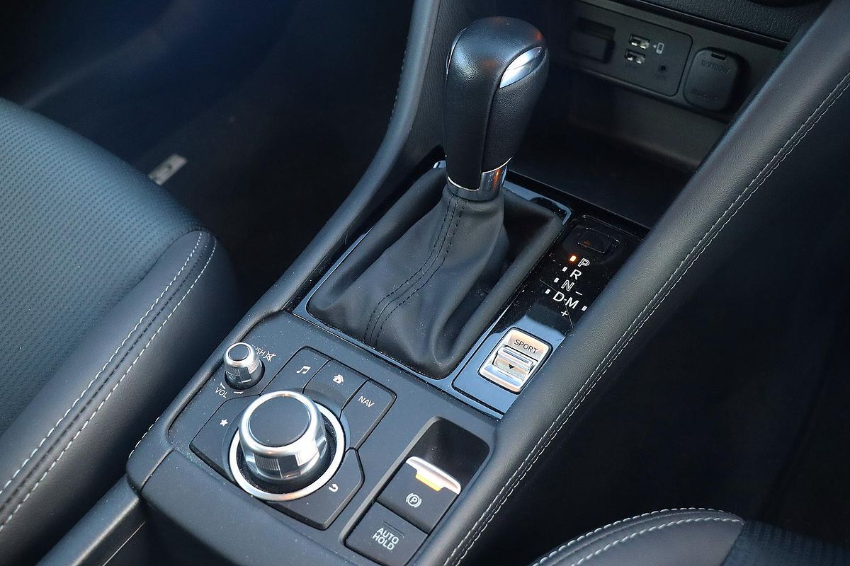 2022 Mazda CX-3 sTouring DK