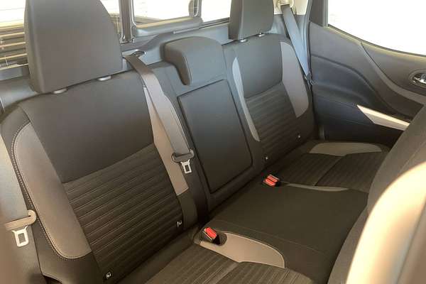 2025 Nissan Navara ST-X D23 4X4