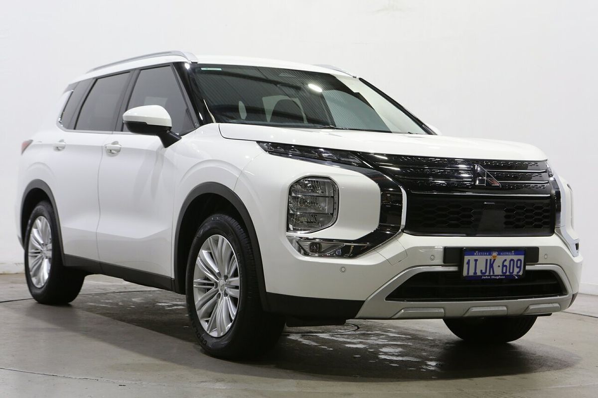 2024 Mitsubishi Outlander LS ZM