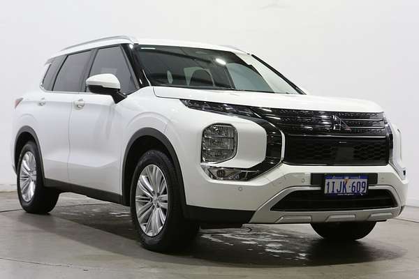 2024 Mitsubishi Outlander LS ZM
