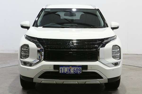 2024 Mitsubishi Outlander LS ZM