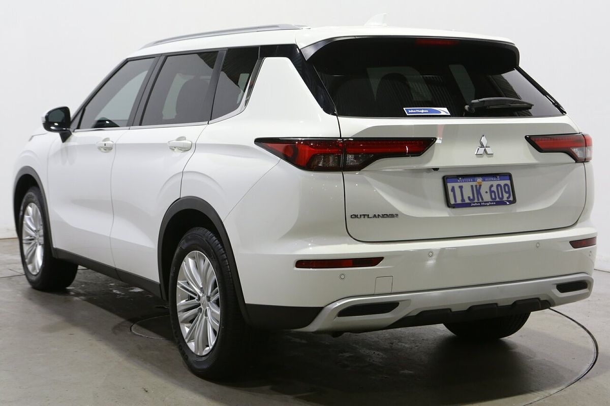 2024 Mitsubishi Outlander LS ZM