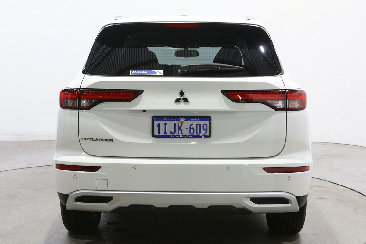 2024 Mitsubishi Outlander LS ZM