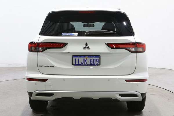 2024 Mitsubishi Outlander LS ZM