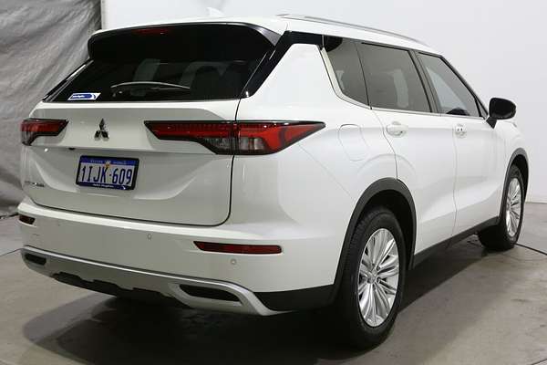 2024 Mitsubishi Outlander LS ZM