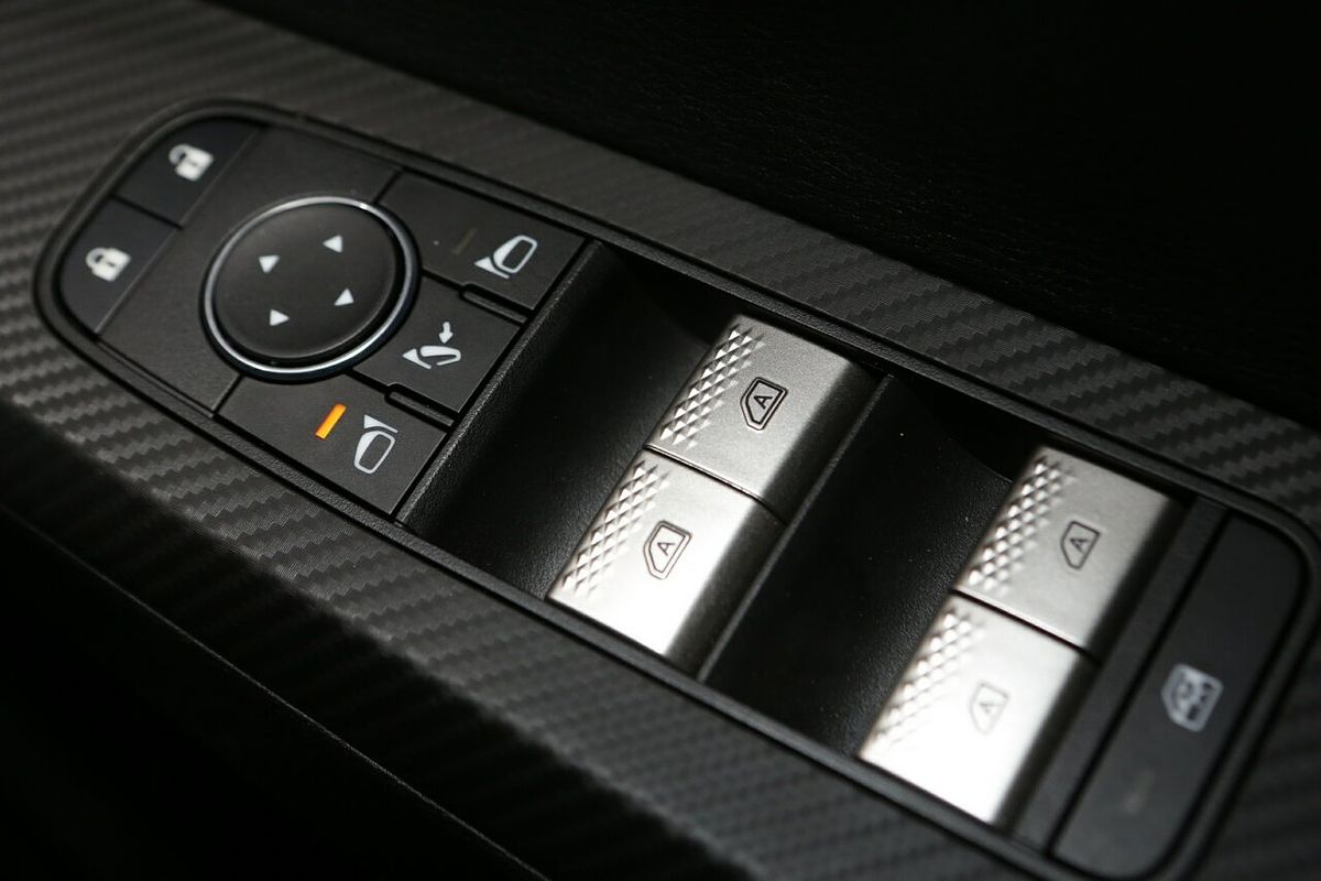 2024 Mitsubishi Outlander LS ZM